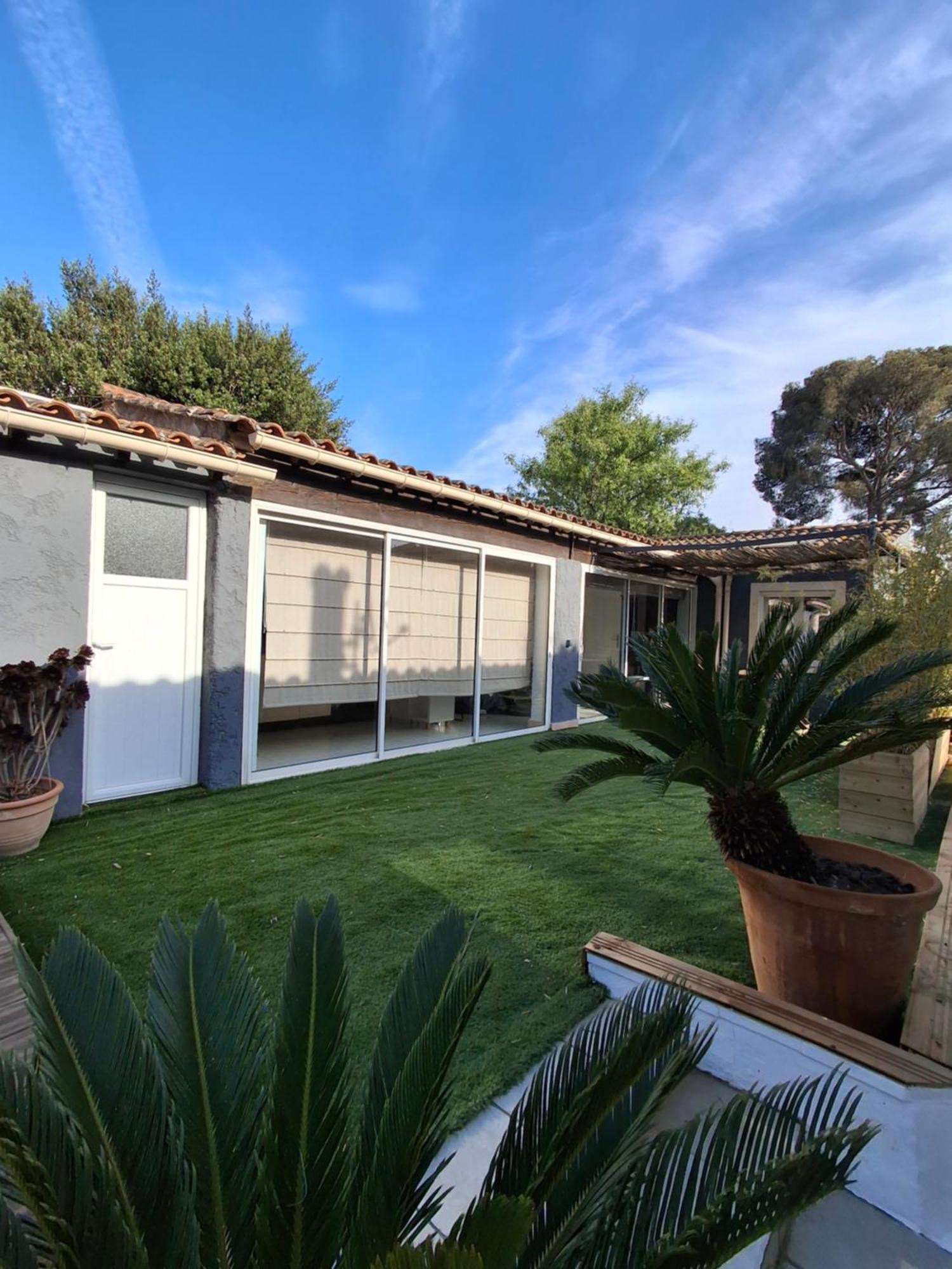 Maison Independante Avec Piscine Privative Pres De La Mer La Garde  Luaran gambar